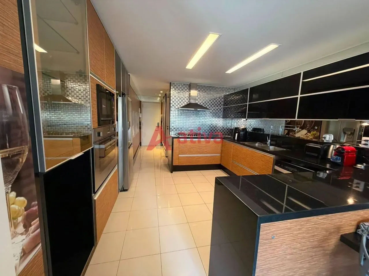 Furnished apartment with 4 bedrooms and an open-plan kitchen — photo 8