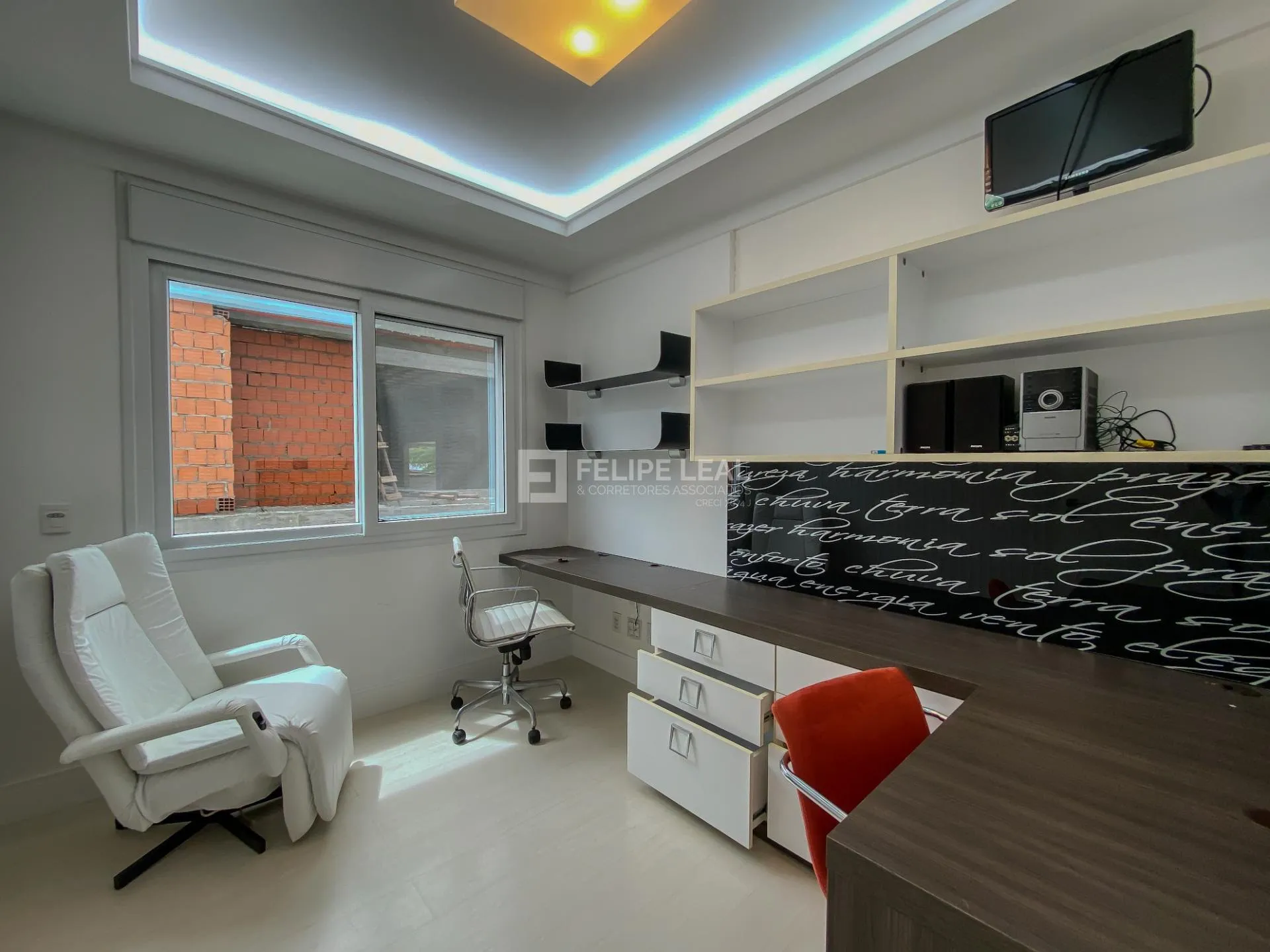 Casa em condomínio com 9 dormitórios e 8 suítes — photo 79