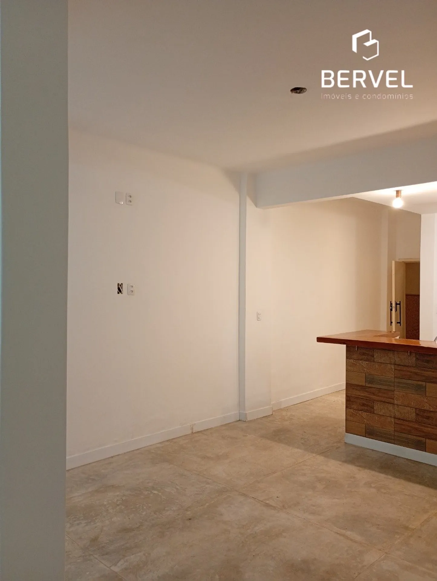 Apartamento de 2 quartos em condomínio com piscina — photo 2