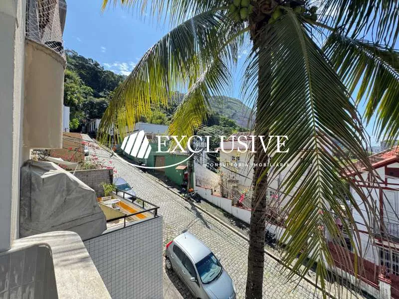 One-bedroom apartment with a mountain view — photo 15