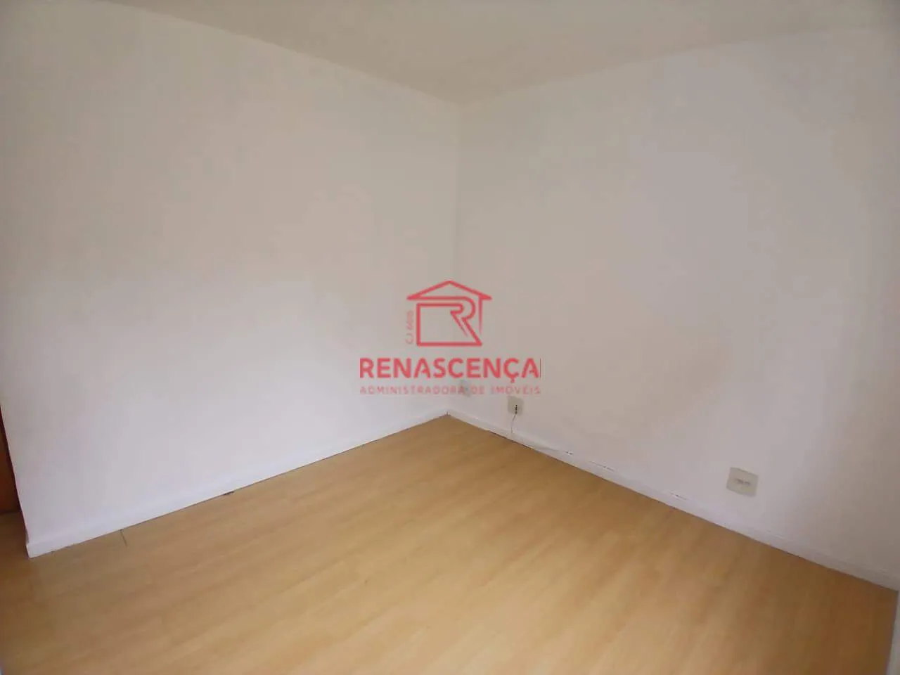 Unfurnished apartment with 2 bedrooms and a balcony — photo 13