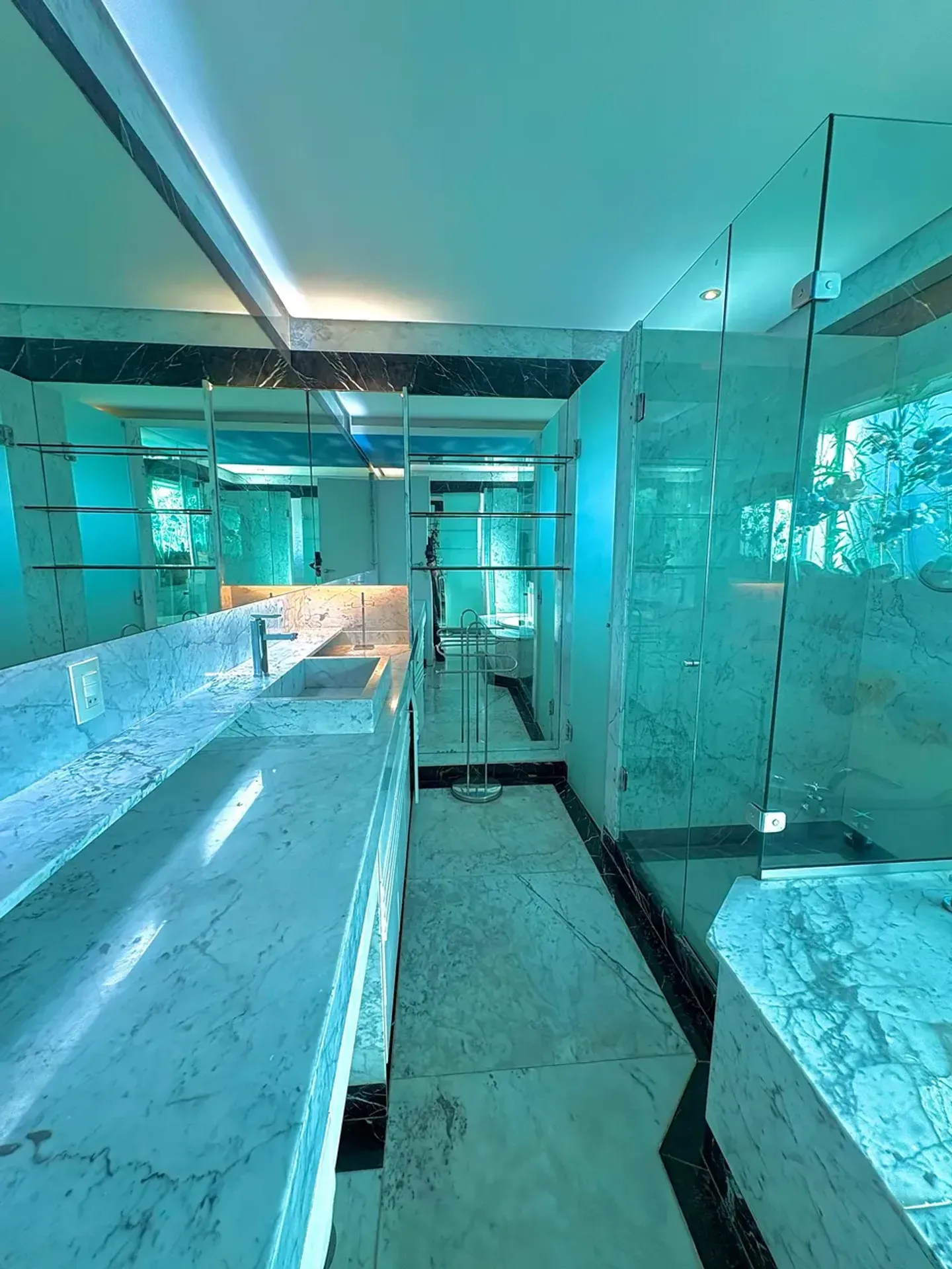 Furnished house with 6 en-suite bedrooms and 9 baths — photo 27