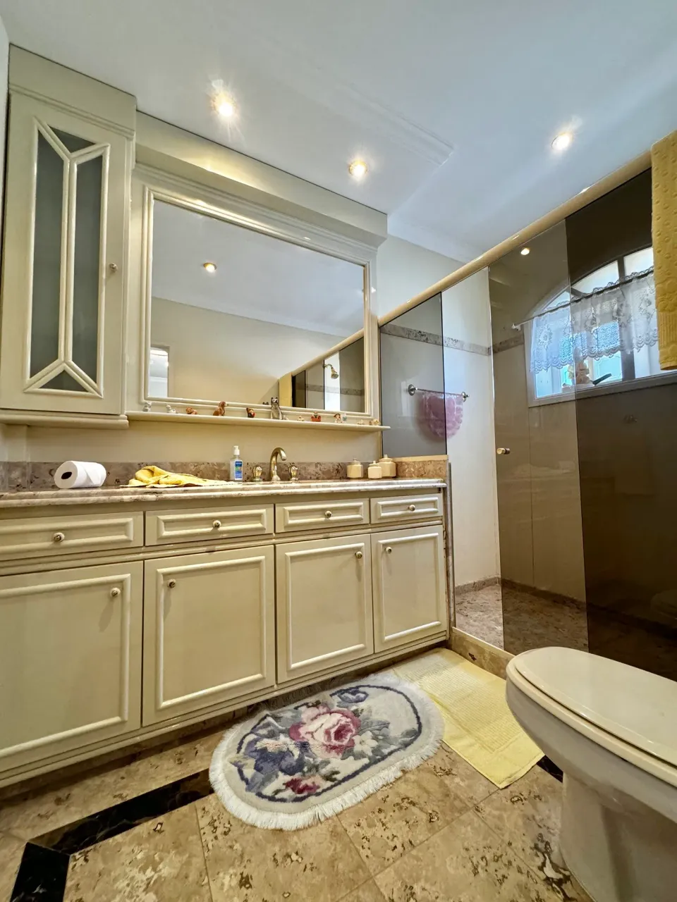 Furnished house with 4 bedrooms and 5 bathrooms — photo 9