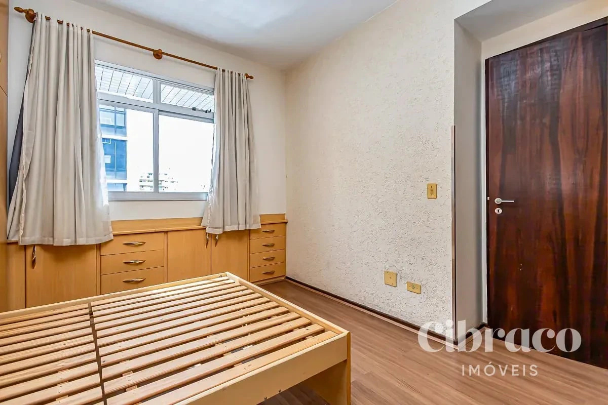 2-bedroom apartment with a home office in Curitiba — photo 10