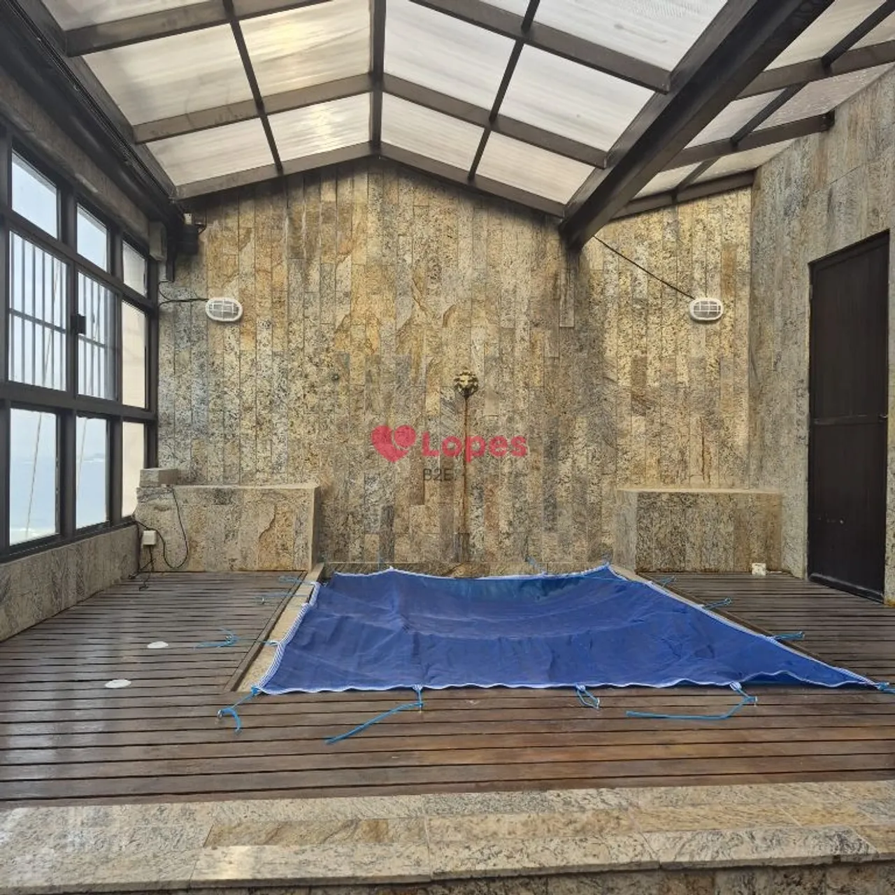 Furnished apartment, 180 m², with a water view — photo 15
