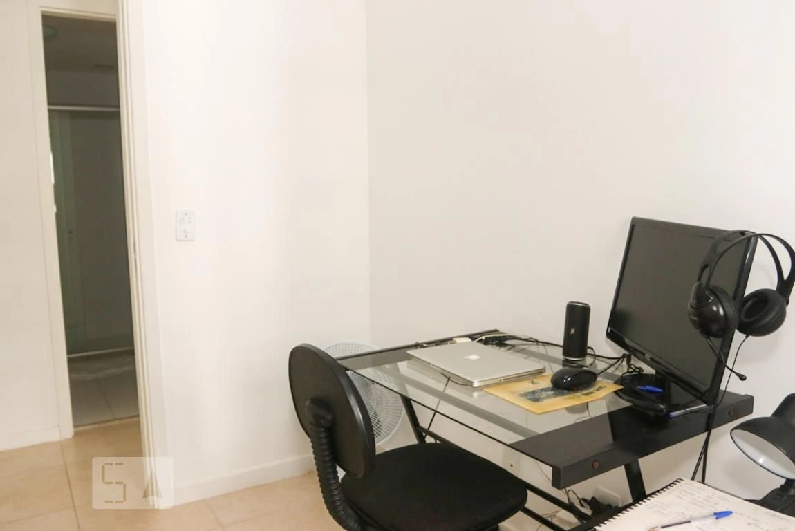 Furnished 2-bedroom apartment with 2 bathrooms and parking — photo 57