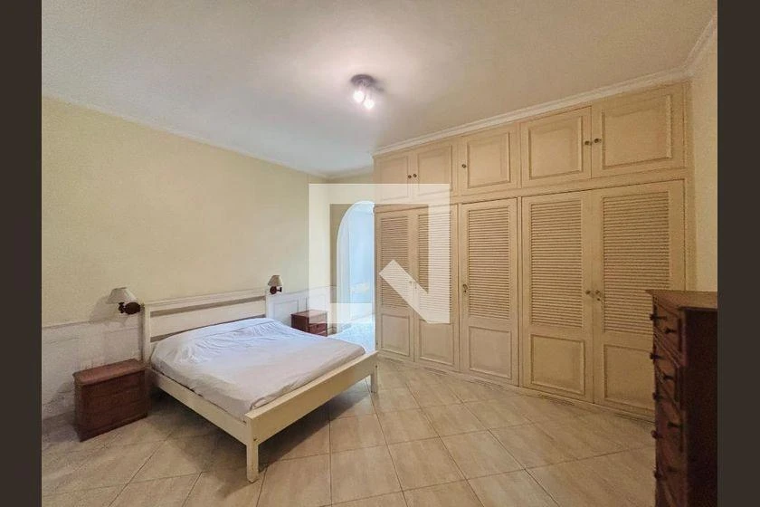 230 m² apartment with a bathtub and a home office — photo 8