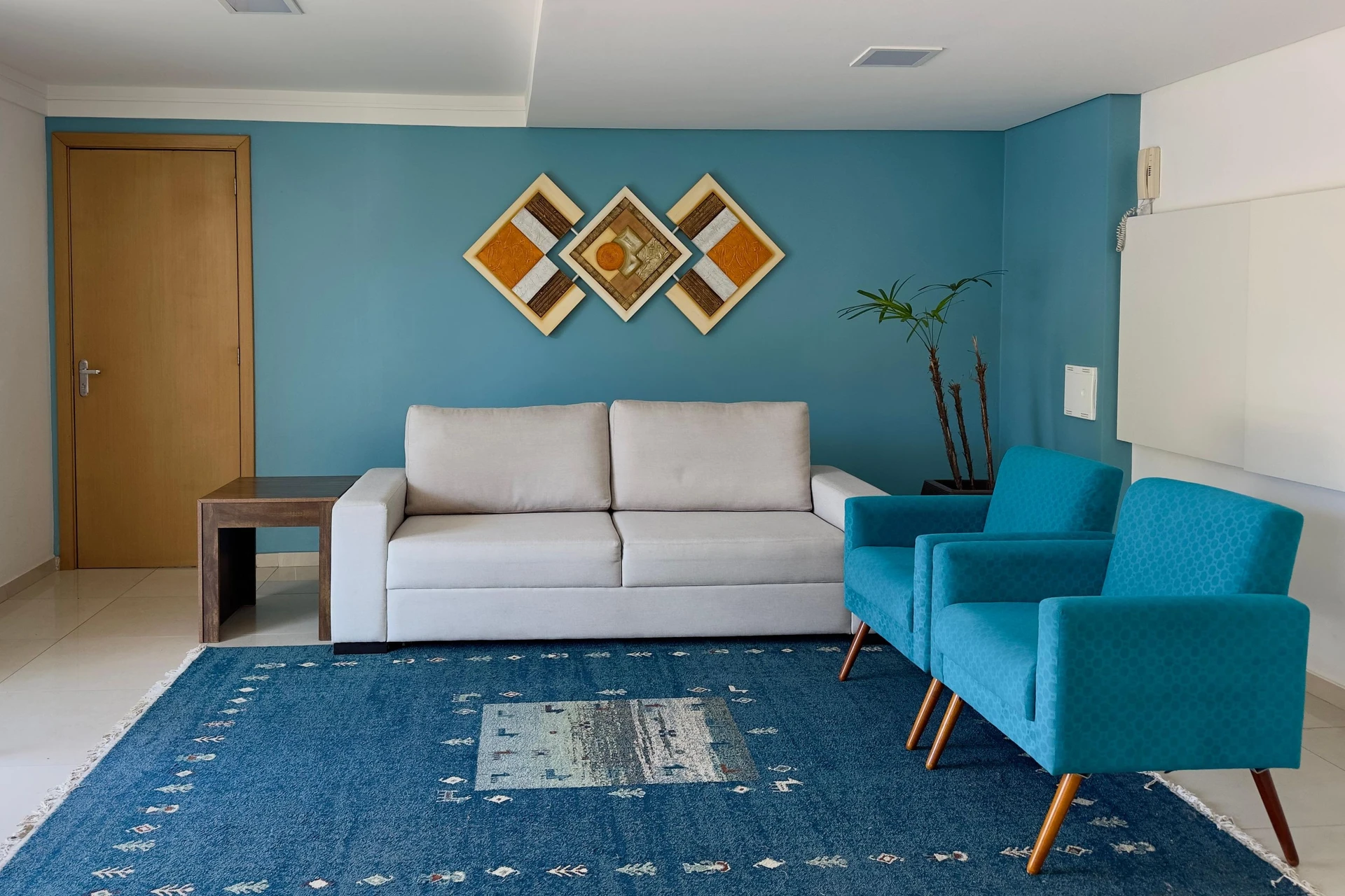 2-bedroom apartment with a washing machine — photo 17