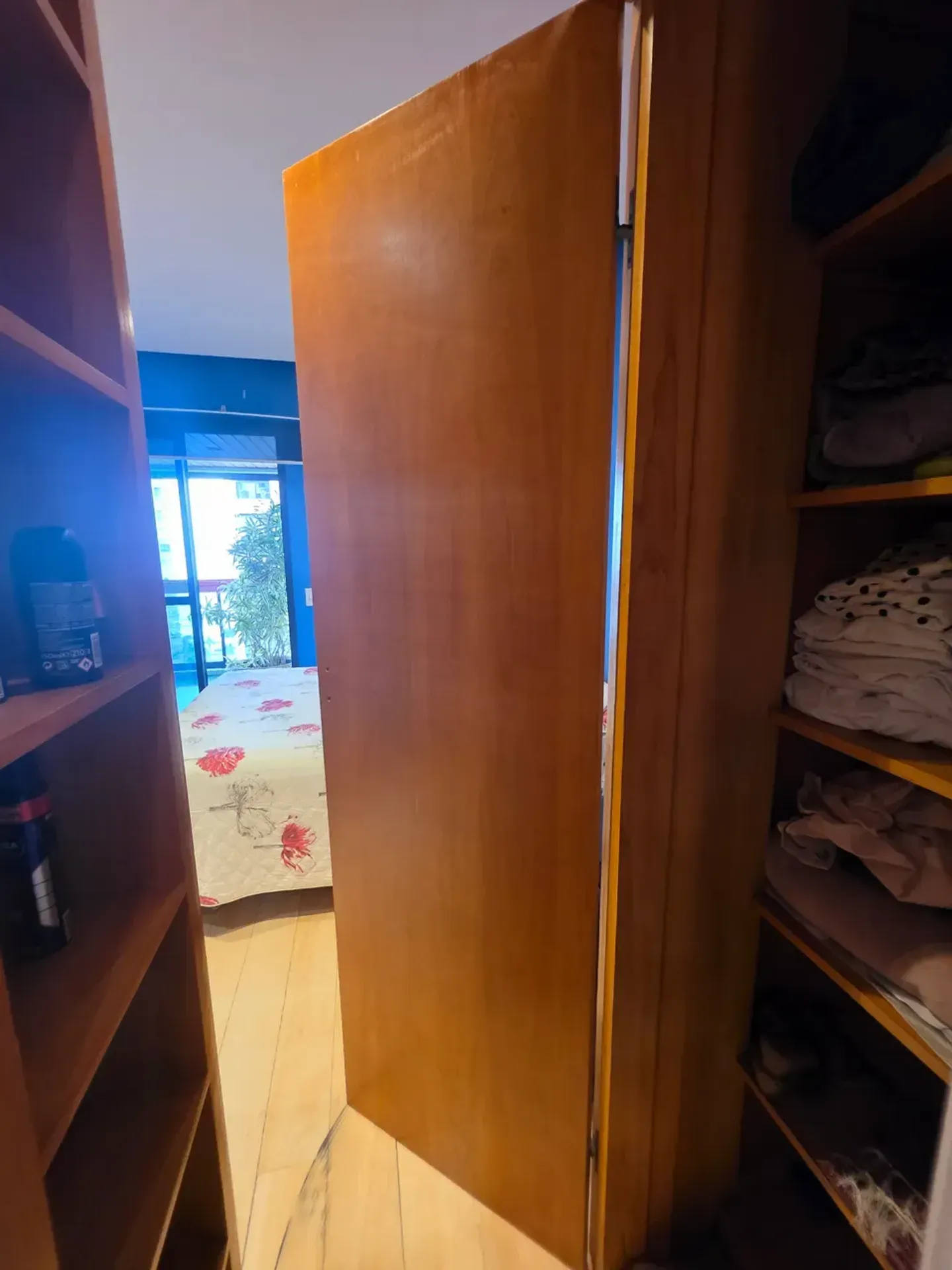 Furnished 2-bedroom apartment with 3 bathrooms — photo 23