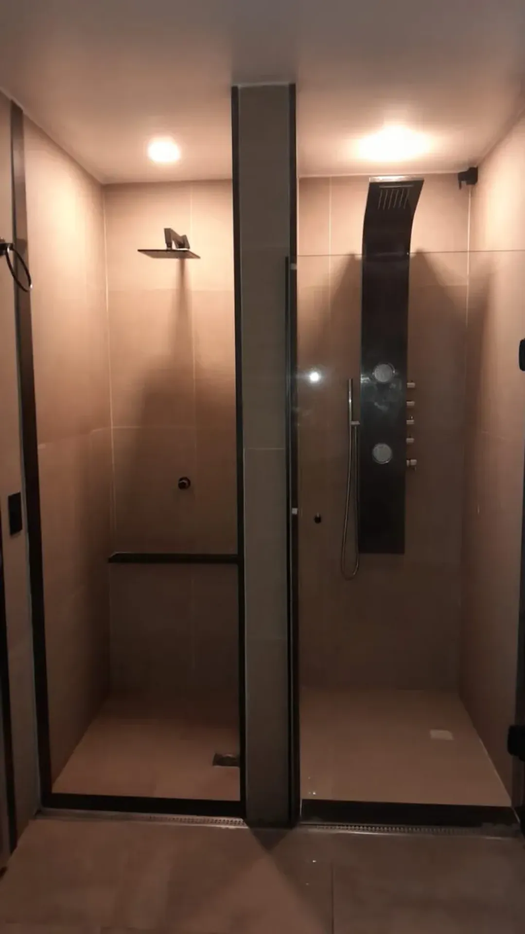 2-bedroom apartment in a building with a gym — photo 48