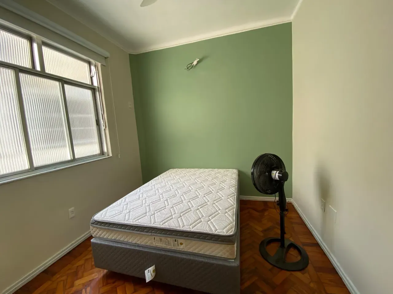 Walk-in closet in a 3-bedroom apartment, 153 m² — photo 22