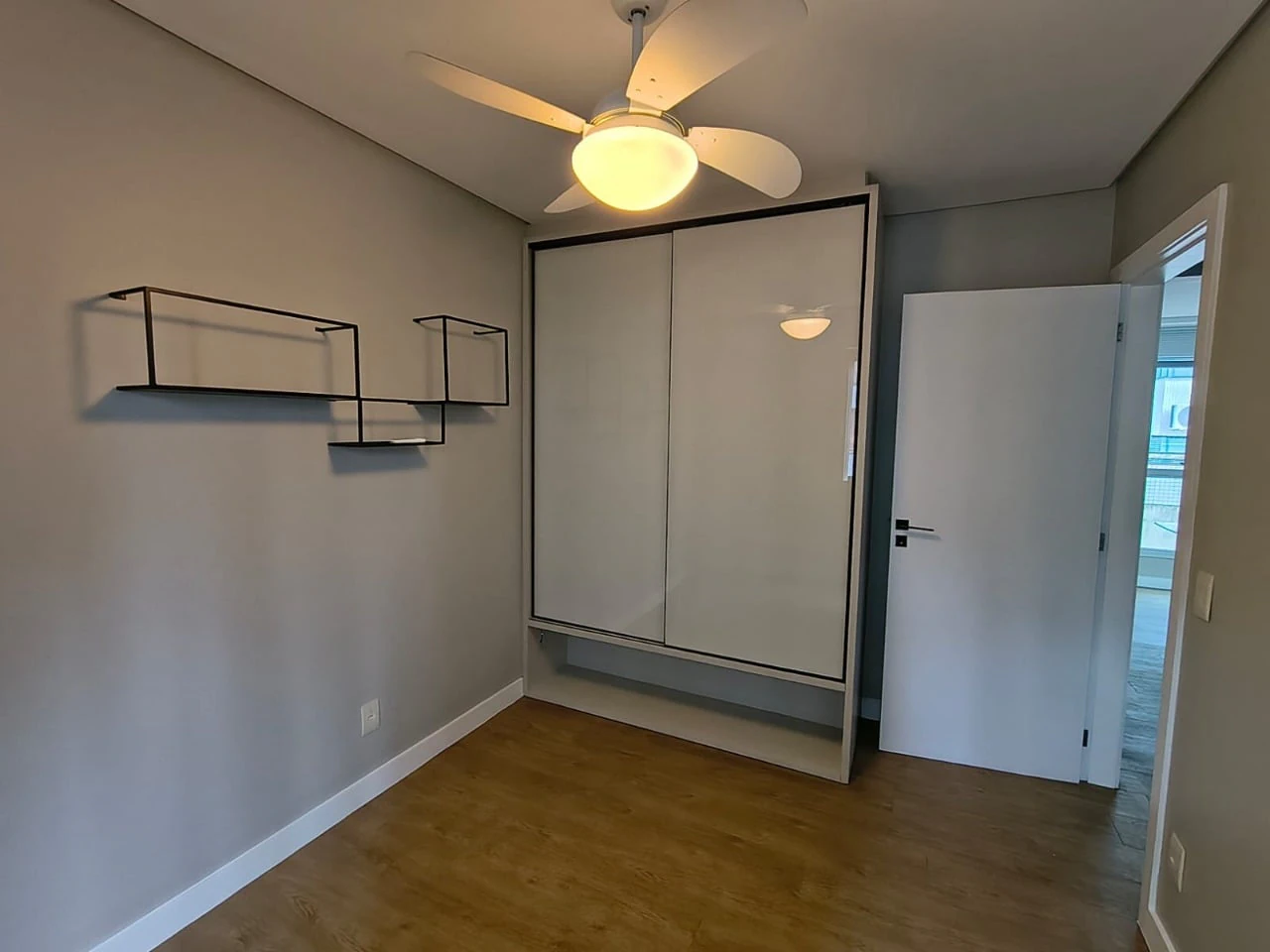Floor-to-ceiling windows in a 2-bedroom apartment, 78 m² — photo 11