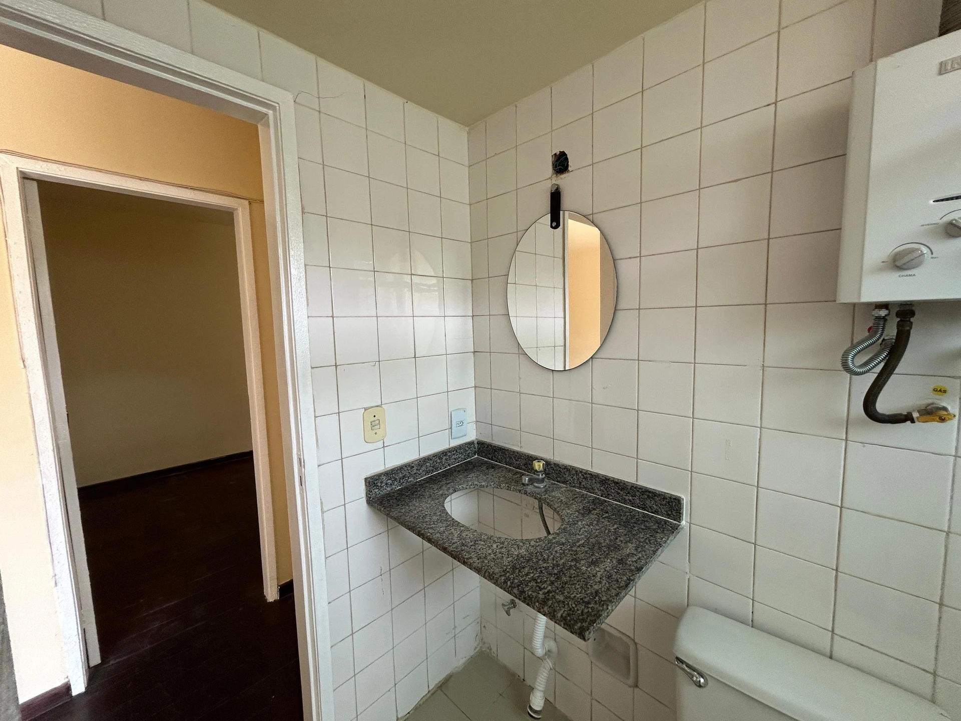 Деревянный пол или ламинат и 2 спальни: квартира 80 м² — photo 33
