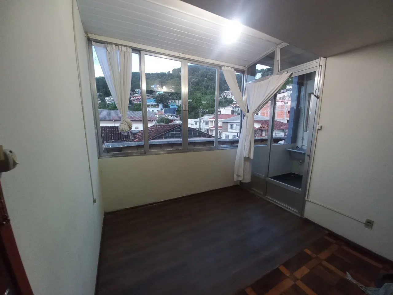 Furnished 1-bedroom apartment with a gas stove — photo 20