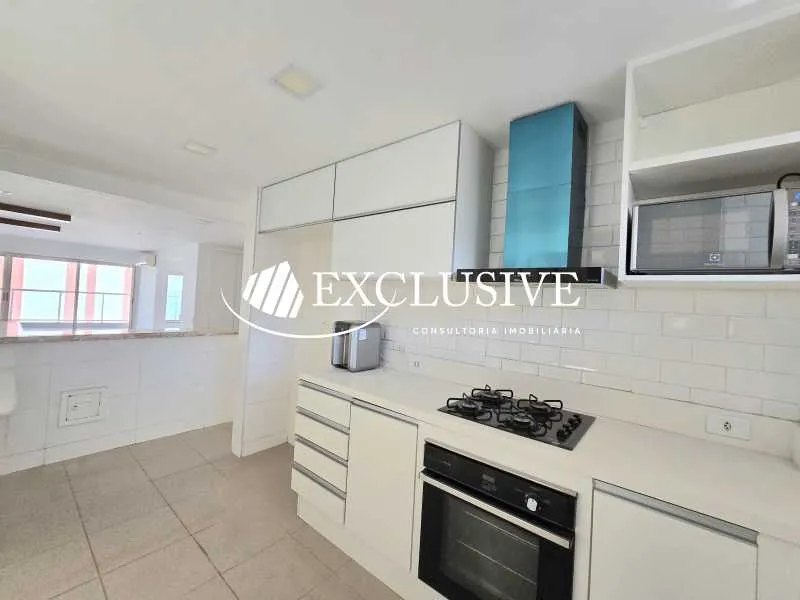 4-bedroom apartment with balcony and 5 bathrooms — photo 25