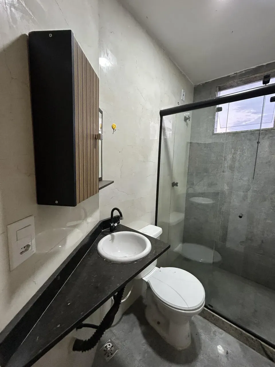 Unfurnished apartment with open-plan kitchen and balcony — photo 4