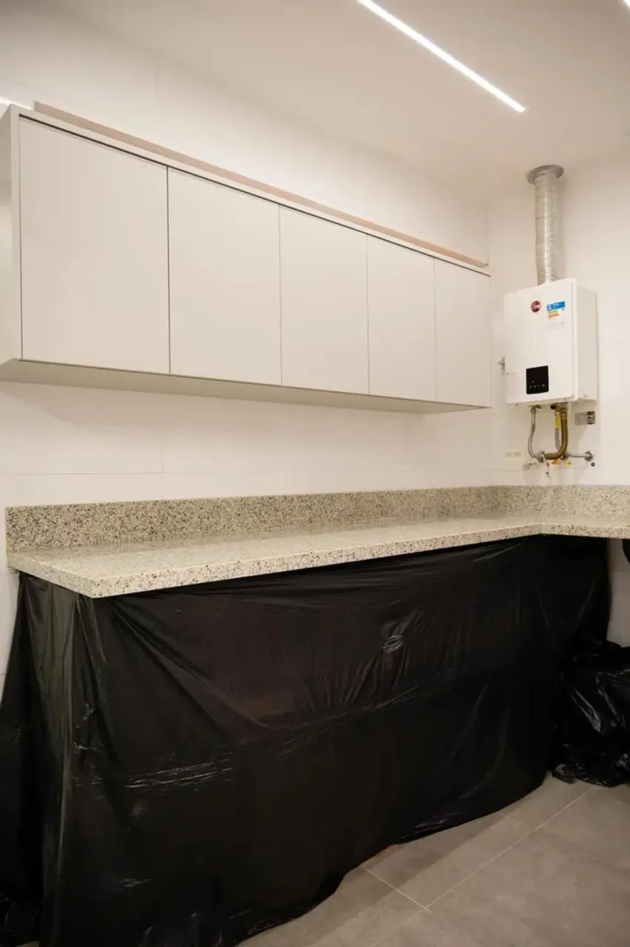 5-bedroom apartment, 1 with its own bathroom, 218 m² — photo 50