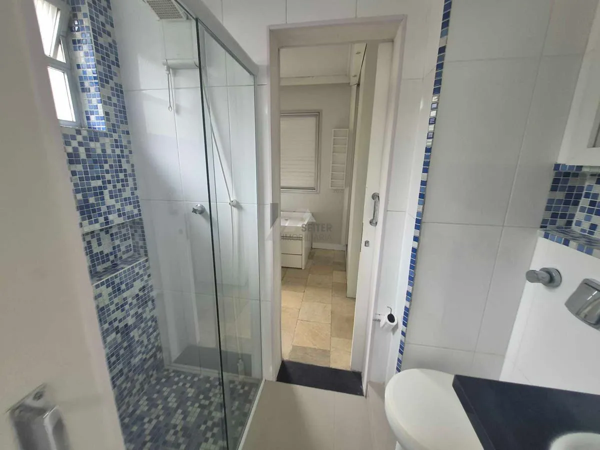 3-bedroom apartment with a glass-enclosed balcony — photo 40