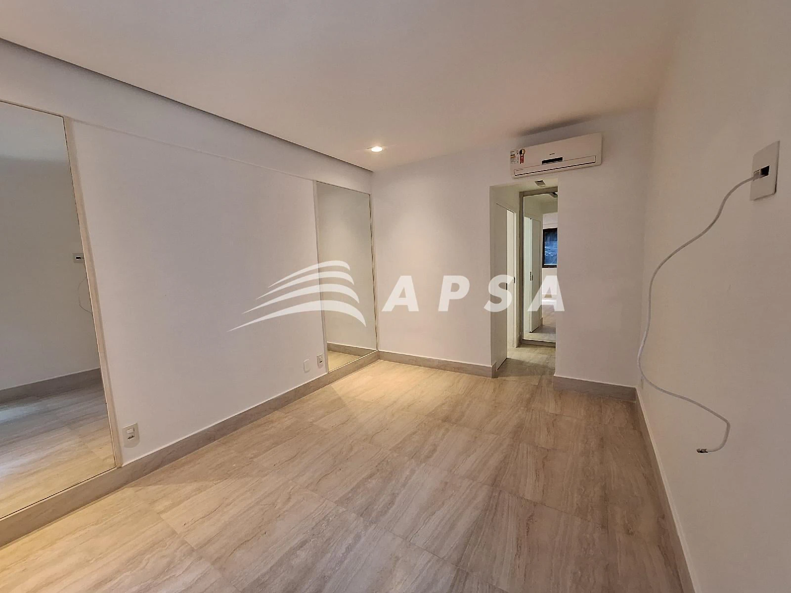 Apartment, 96 m², with a glass-enclosed balcony — photo 4