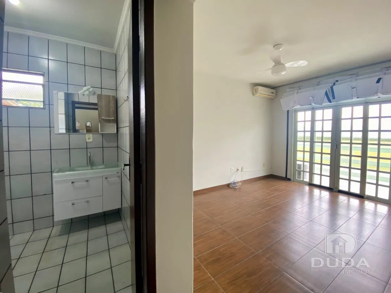 4-bedroom house with a garden in Florianópolis — photo 18