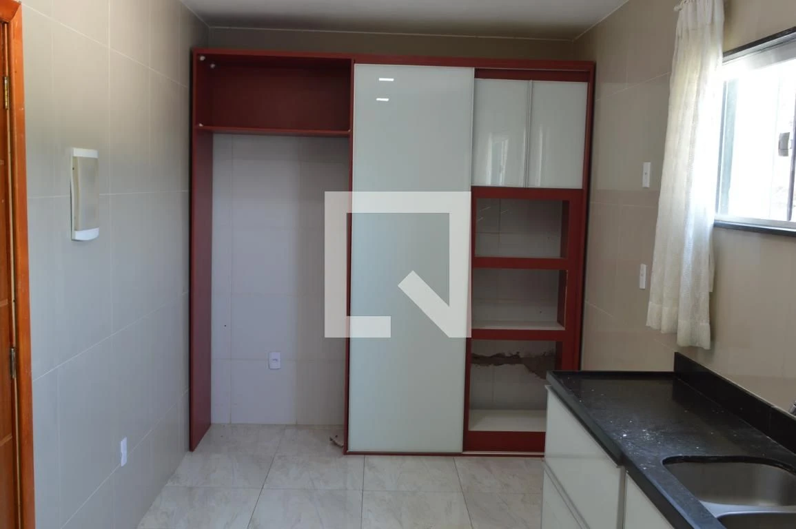 Casa de 3 quartos com janelas do piso ao teto — photo 27
