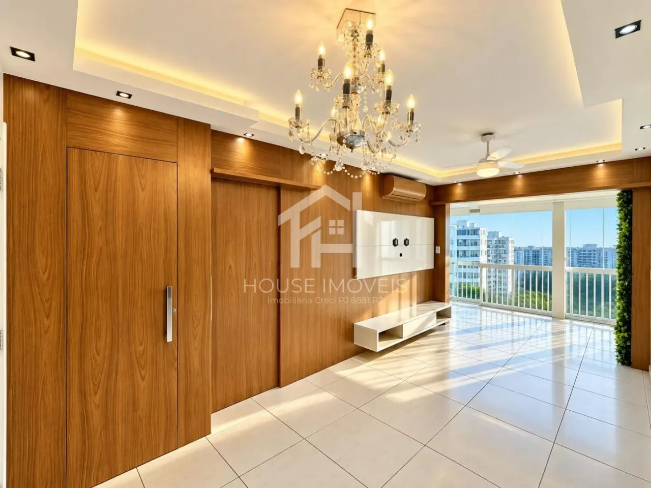 Apartamento com 2 quartos e suíte e varanda fechada — photo 4