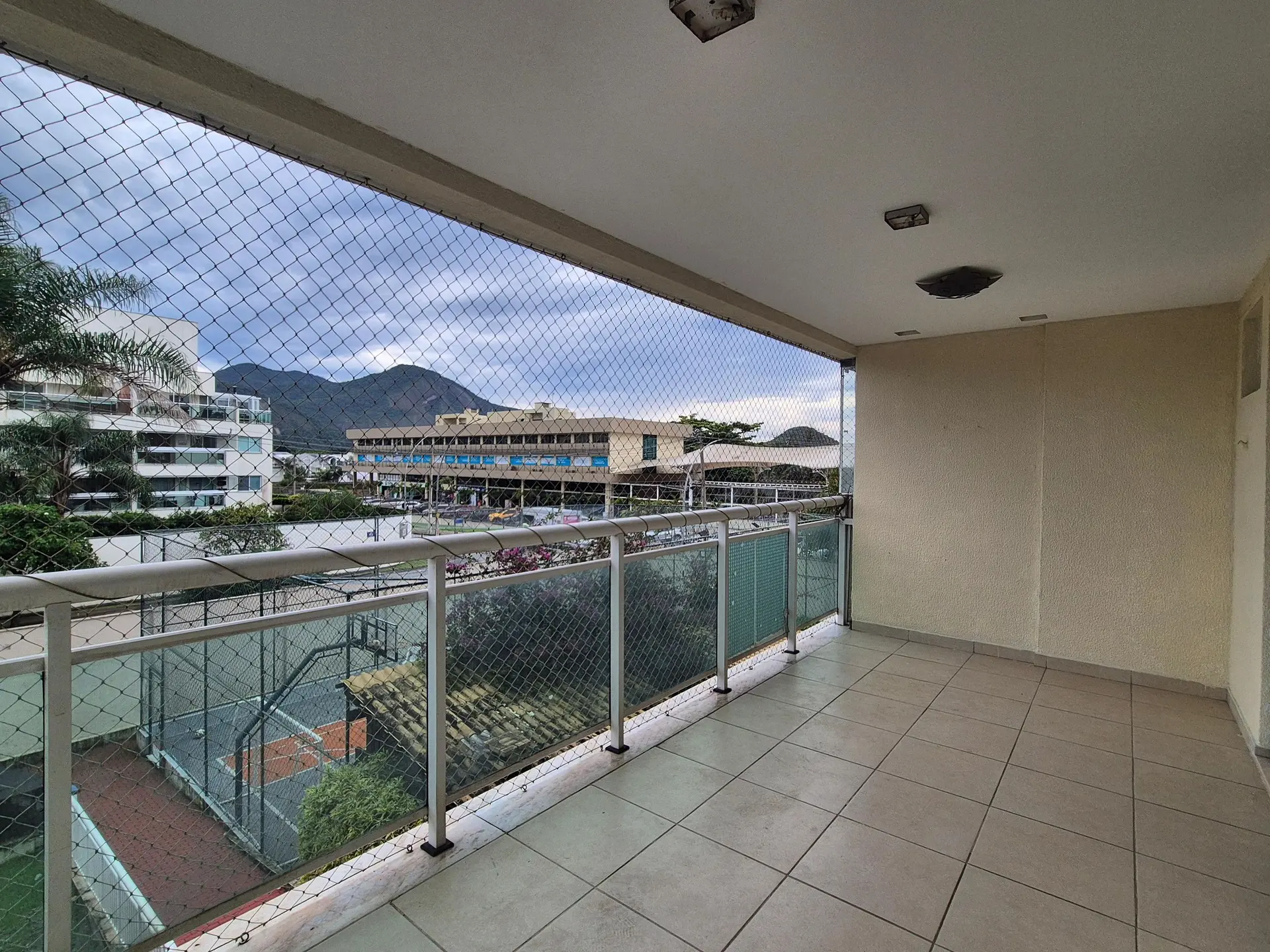 91 m² apartment with a home office and a mountain view — photo 38
