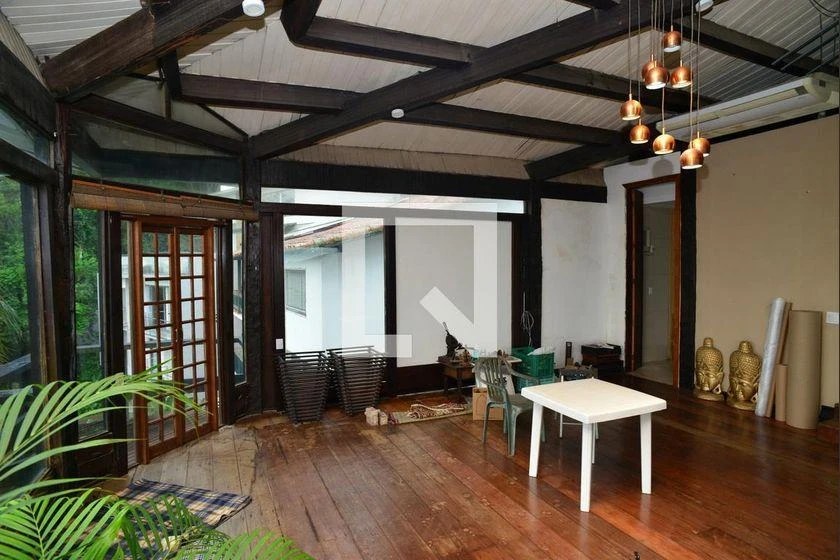 5-bedroom house with a water view — photo 35