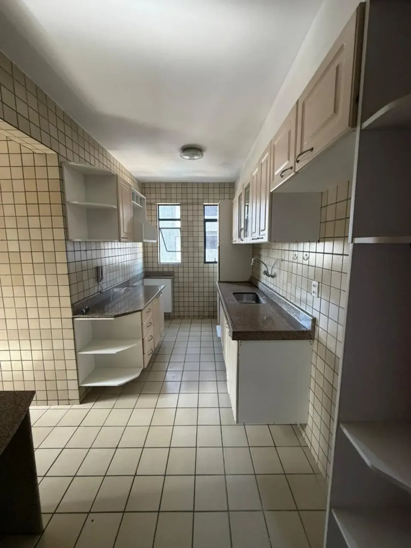 Квартира 110 м² з 3 спальнями та балконом — photo 9