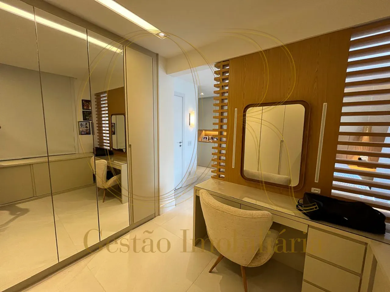 Apartamento mobiliado de 290 m² com 3 quartos e 4 banheiros — photo 26