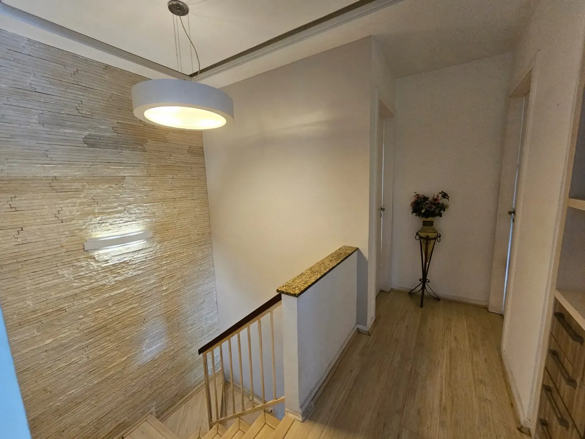 Furnished 206 m² house with 5 bedrooms and 5 baths — photo 20
