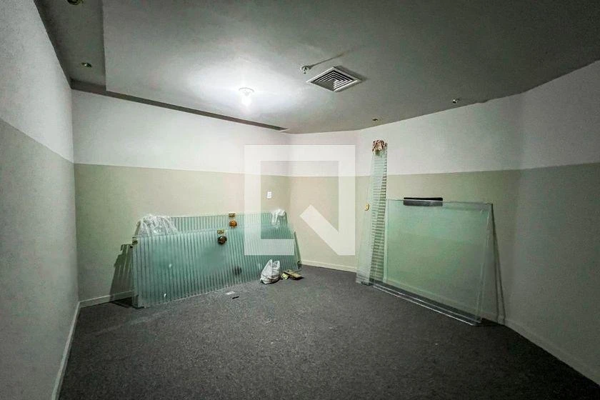 Apartment with 8 bedrooms, 3 bathrooms and 350 m² — photo 44