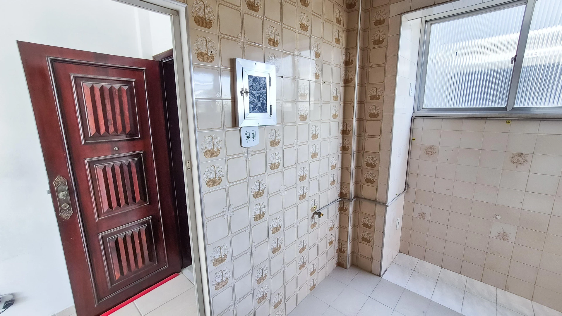 Unfurnished apartment with 2 bedrooms and 1 bathroom — photo 29