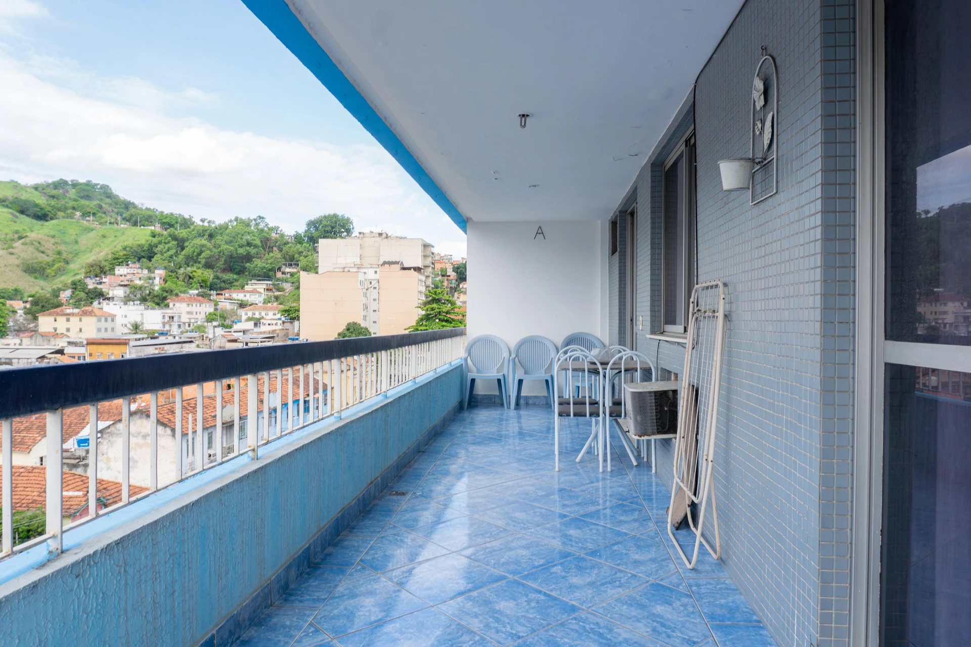 Washing machine in a 3-bedroom apartment, 90 m² — photo 24