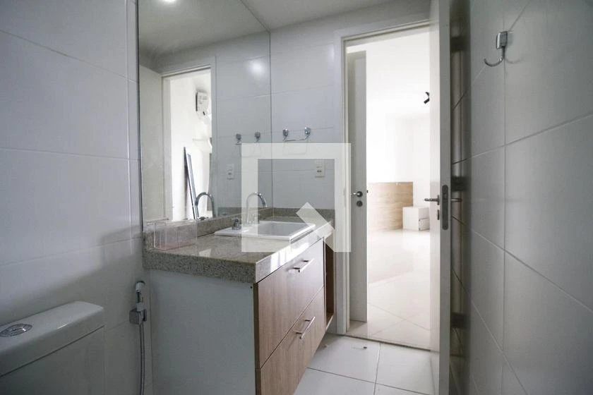 2-bedroom apartment with a mountain view in Rio de Janeiro — photo 41