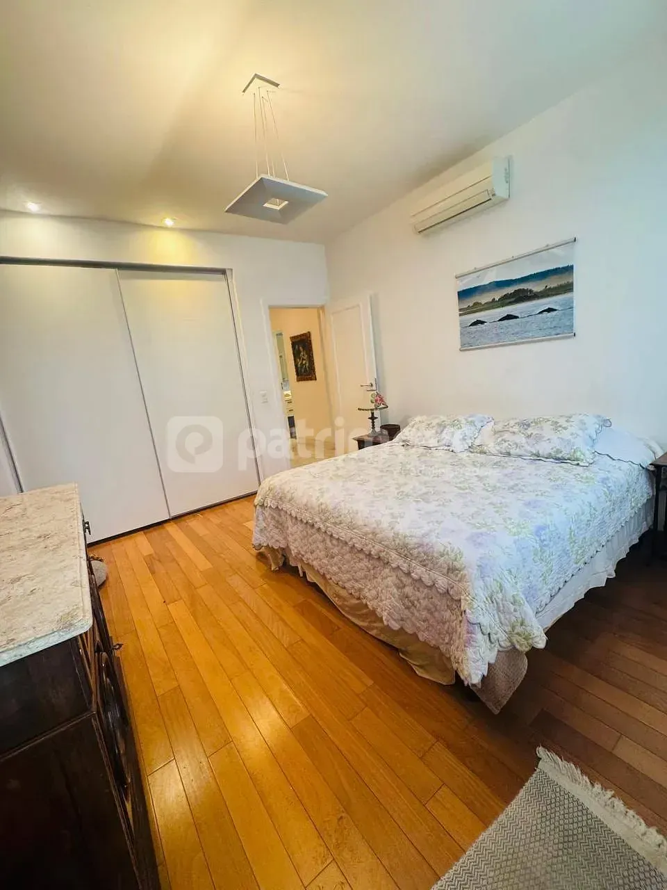 Furnished 4-bedroom apartment with home office — photo 4