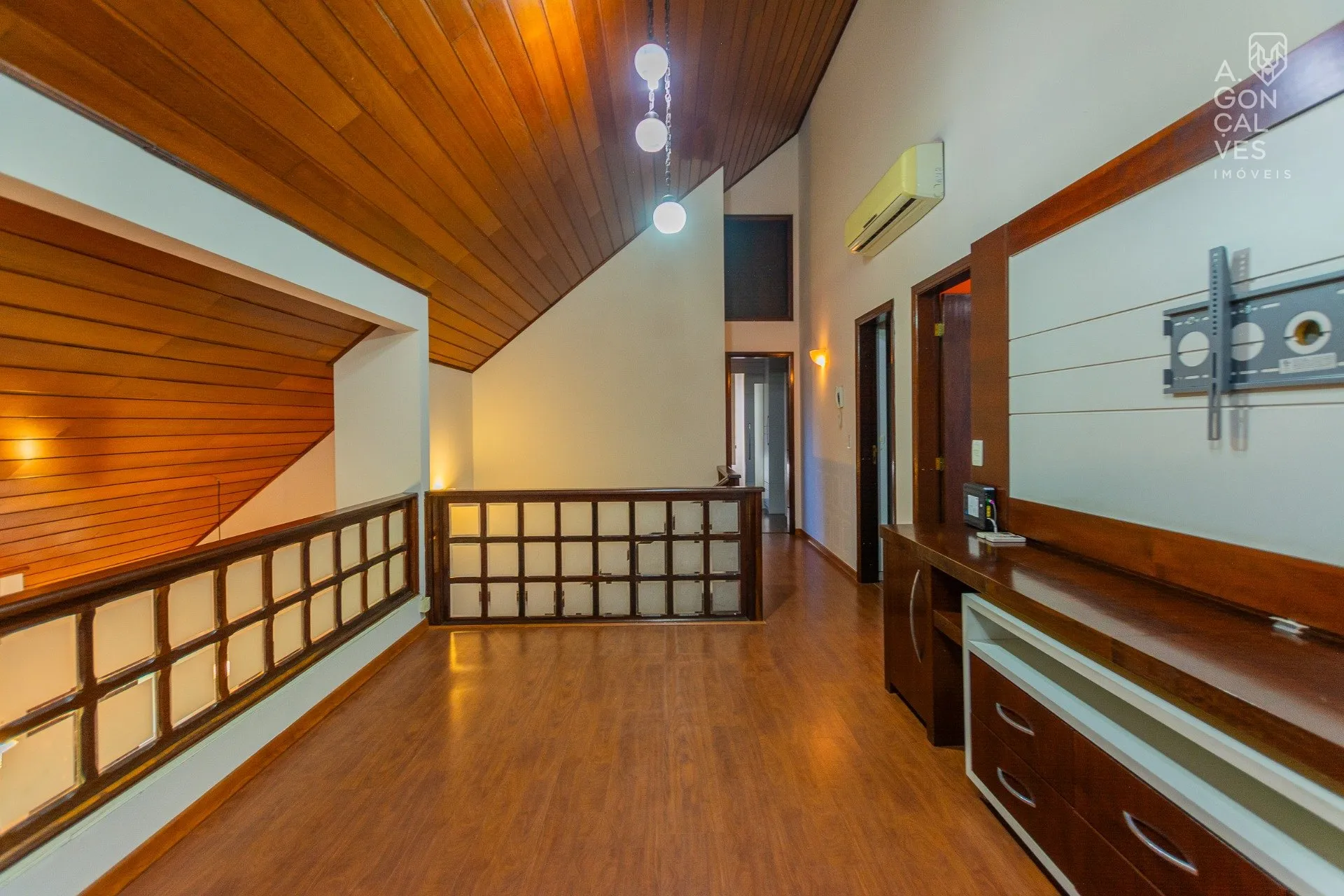 3-bedroom house with a home office — photo 38