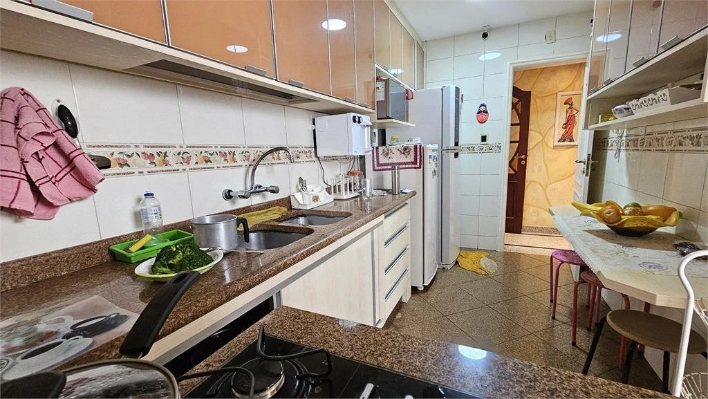 Furnished 127 m² apartment with 3 bedrooms and 3 baths — photo 15