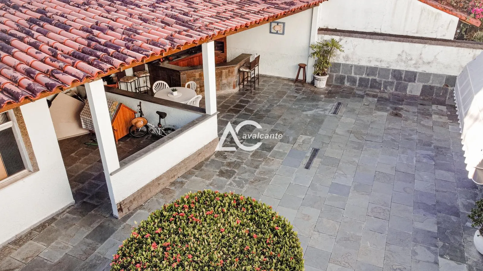 Furnished duplex house with 4 bedrooms and 600 m² — photo 4