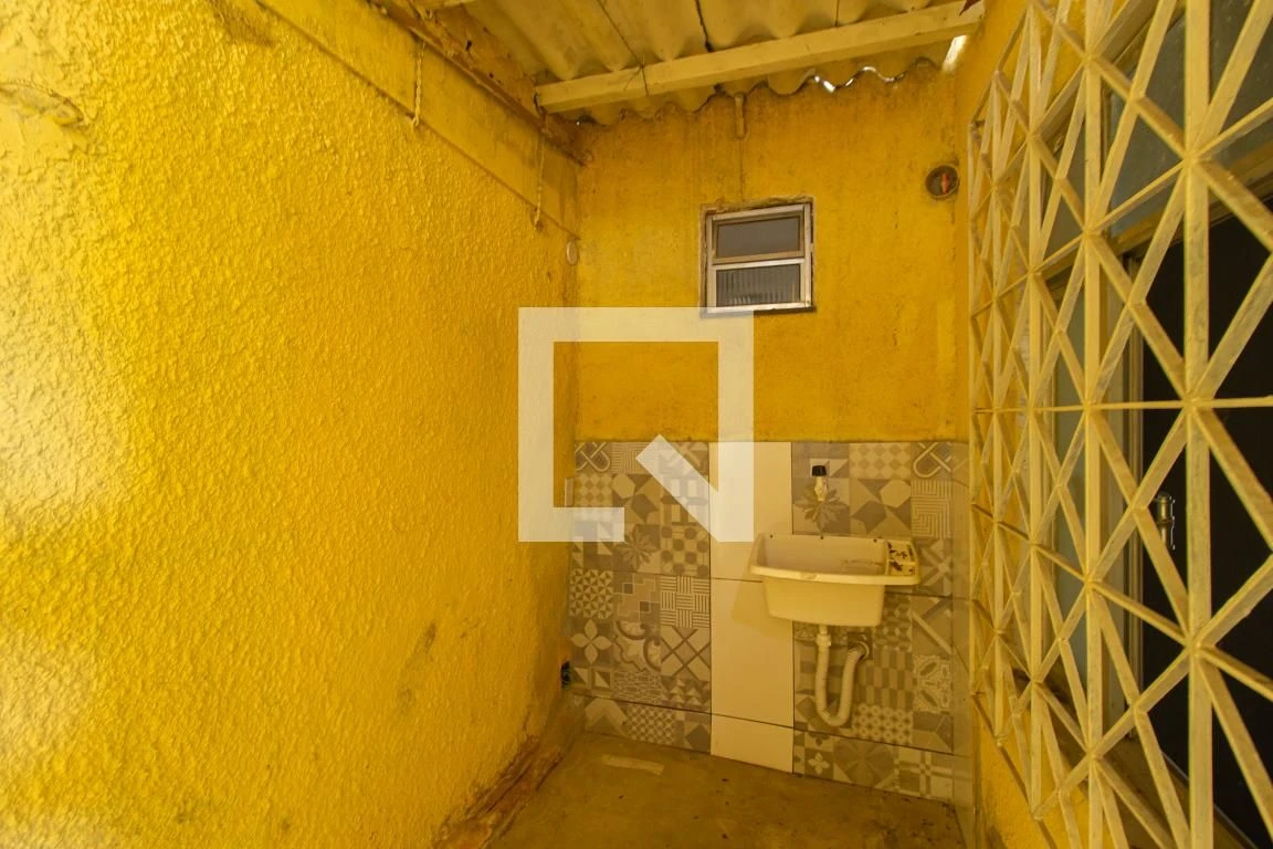 Unfurnished house with 2 bedrooms and 1 tiled bath — photo 26