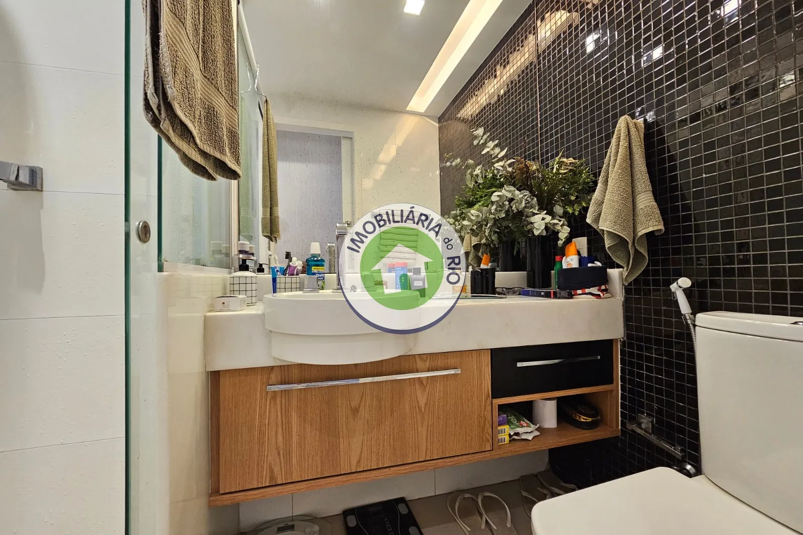 Apartment with 3 bedrooms, 4 bathrooms and a separate kitchen — photo 32