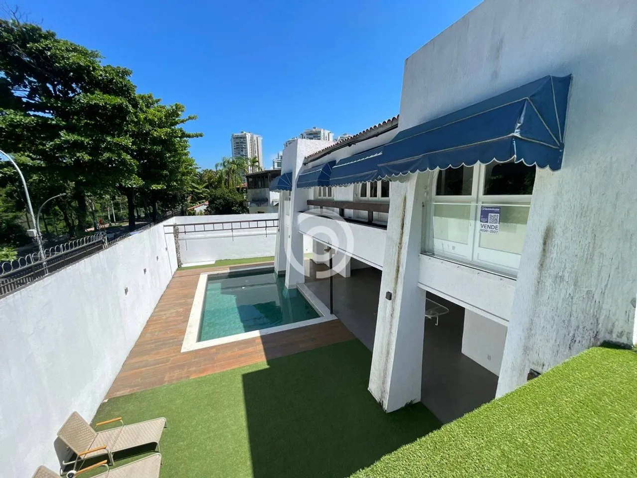 Furnished house with balcony sink and 4 bedrooms — photo 7