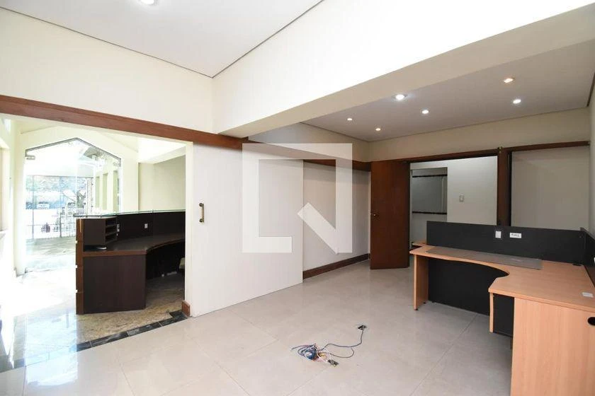Casa com 5 quartos, 3 banheiros e cozinha separada — photo 26