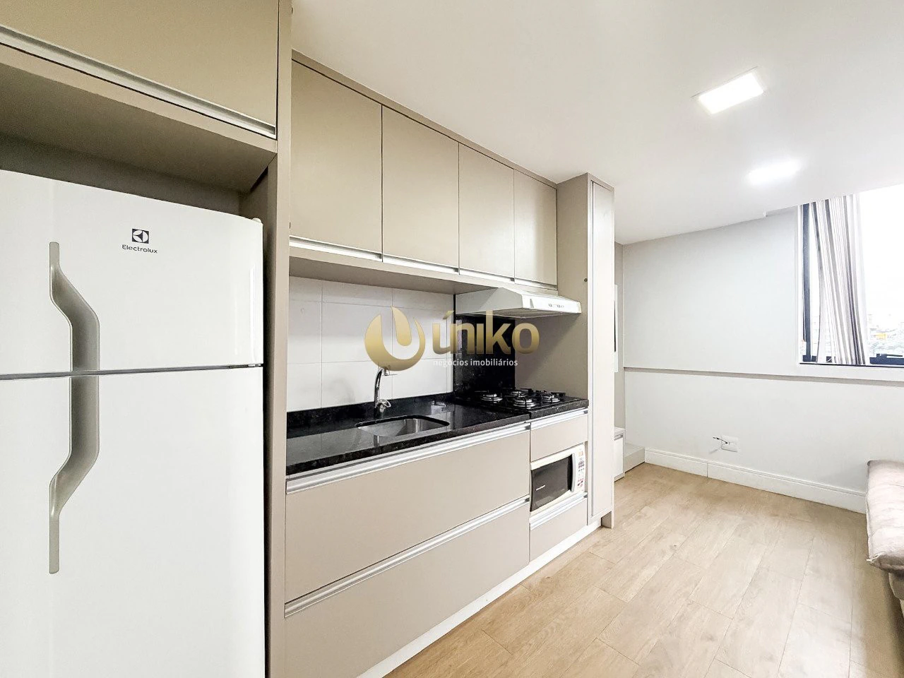 Apartamento mobiliado de 1 quarto com cozinha aberta — photo 2