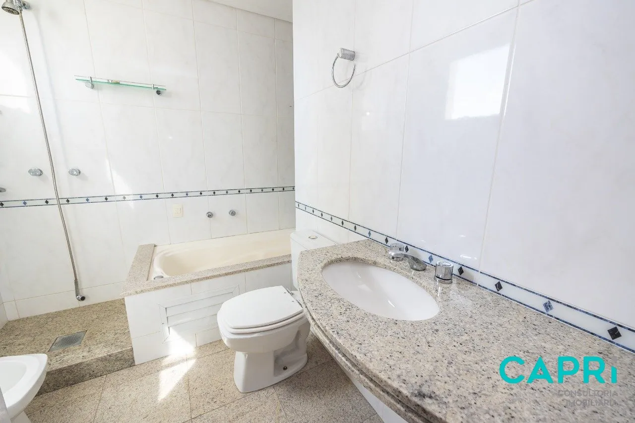Furnished 318 m² apartment with 4 bedrooms and 3 parking — photo 82