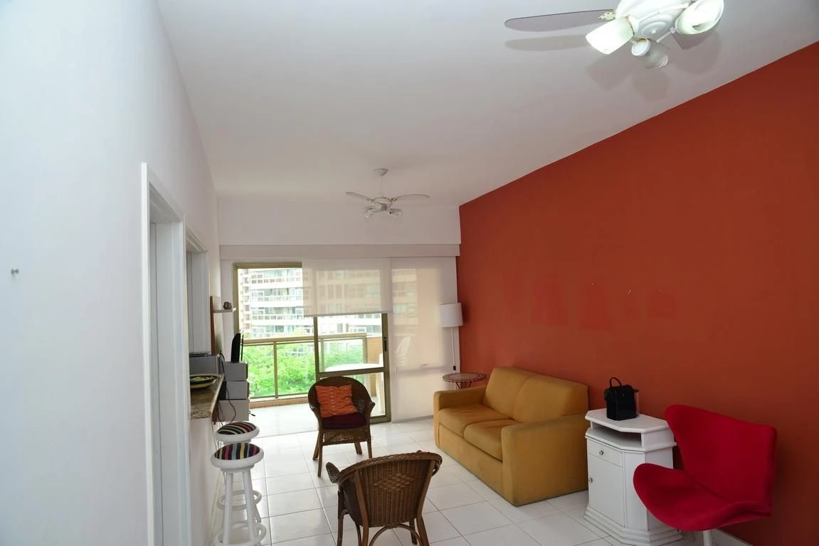 Furnished apartment, 66 m², with floor-to-ceiling windows