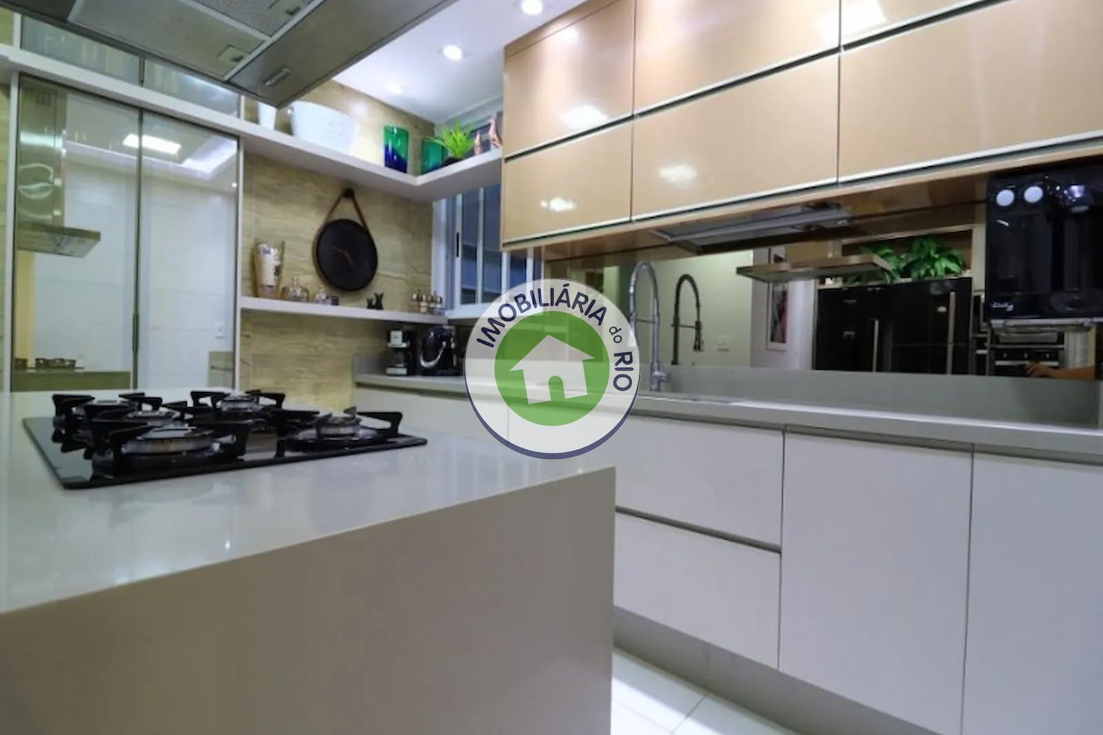 Apartamento mobiliado com 4 quartos e 350 m² — photo 20