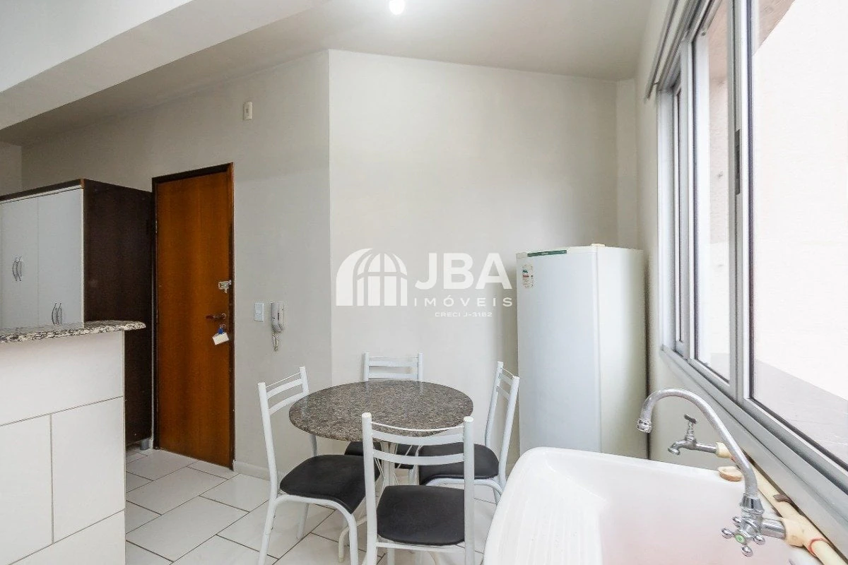 36 m² apartment with a home office and a washing machine