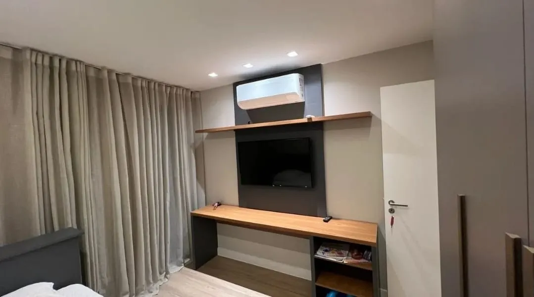 Furnished apartment with an enclosed balcony — photo 13