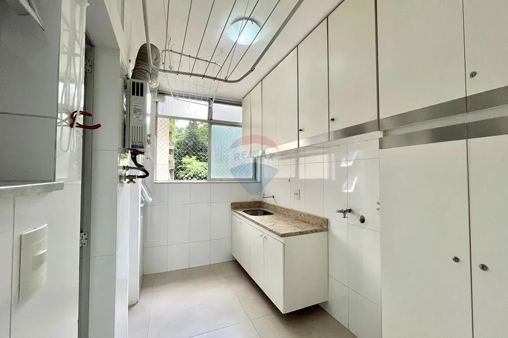 3-bedroom apartment with a mountain view in Rio de Janeiro — photo 21